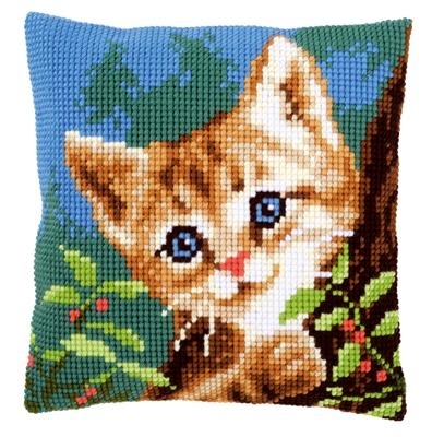 Kussen kat in boom