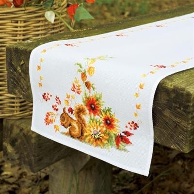 Loper eekhoorn in de herfst
