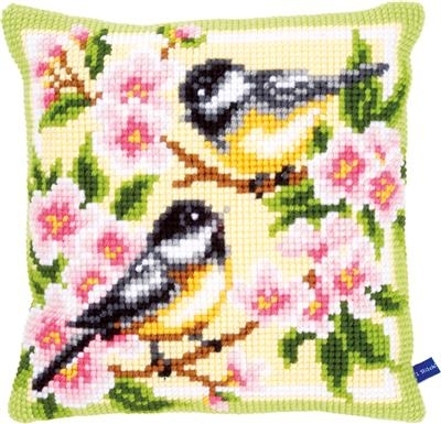Kussen meesjes in bloesems