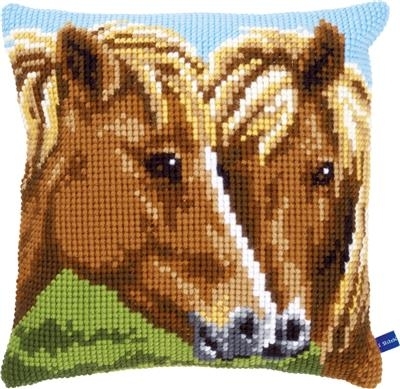 Kussen bruine paarden